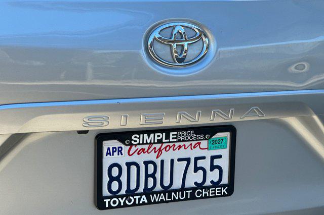 2018 Toyota Sienna XLE 8 Passenger