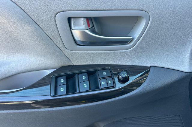 2018 Toyota Sienna XLE 8 Passenger