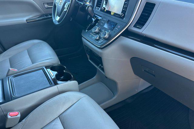 2018 Toyota Sienna XLE 8 Passenger