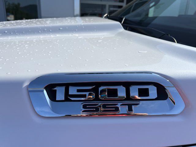 2025 Ram 1500 Laramie Crew Cab 4x4 64 Box