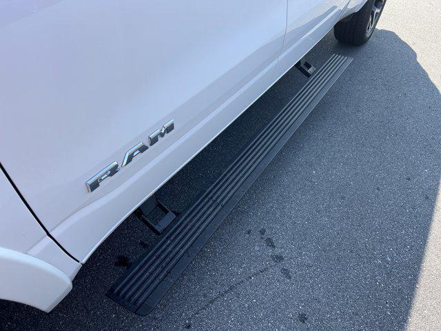 2025 Ram 1500 Laramie Crew Cab 4x4 64 Box