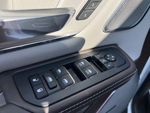 2025 Ram 1500 Laramie Crew Cab 4x4 64 Box
