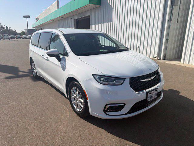 2023 Chrysler Pacifica Touring L for sale in Selma, CA