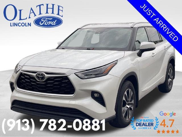 2022 Toyota Highlander XLE for sale in Olathe, KS