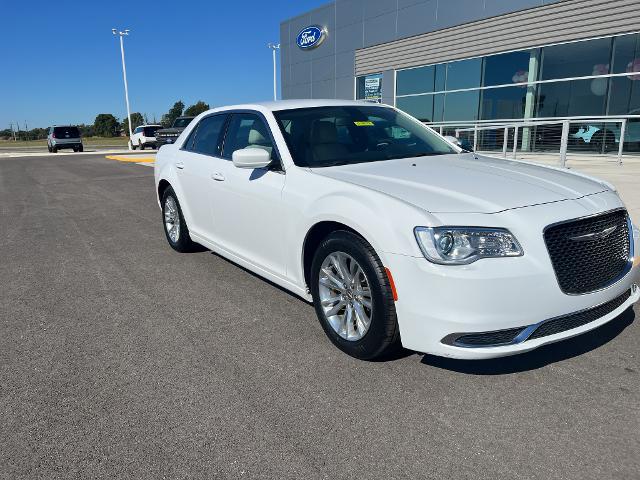 2020 Chrysler 300 Touring L