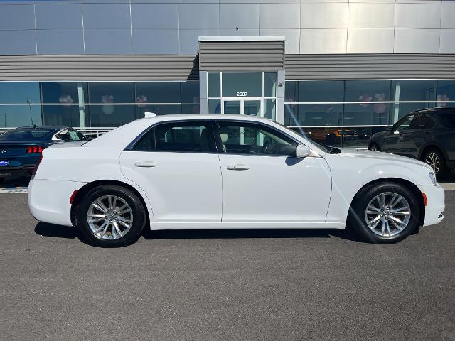 2020 Chrysler 300 Touring L
