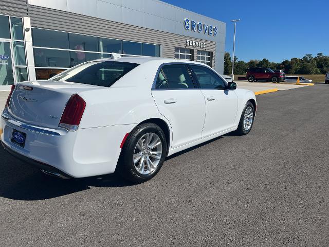 2020 Chrysler 300 Touring L