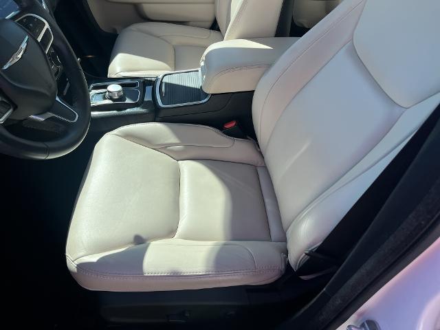 2020 Chrysler 300 Touring L