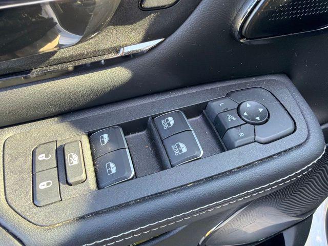 2025 Ram 1500 Limited Crew Cab 4x4 57 Box