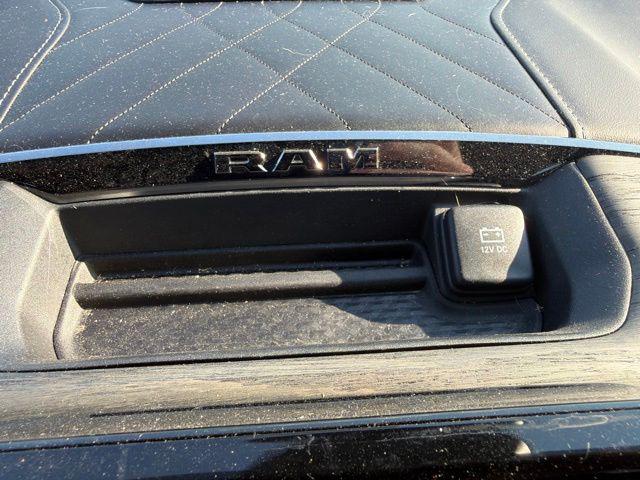 2025 Ram 1500 Limited Crew Cab 4x4 57 Box