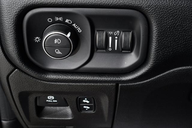 2019 Ram 1500 Big Horn/Lone Star Crew Cab 4x4 57 Box