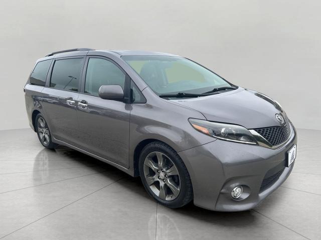 2015 Toyota Sienna SE 8 Passenger for sale in Oshkosh, WI