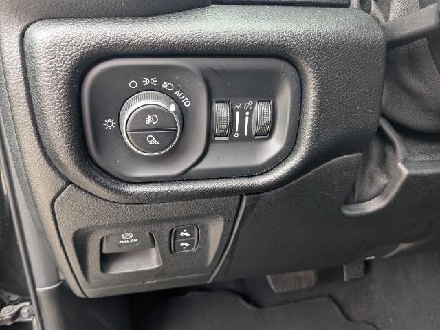 2019 Ram 1500 Big Horn/Lone Star Crew Cab 4x4 57 Box