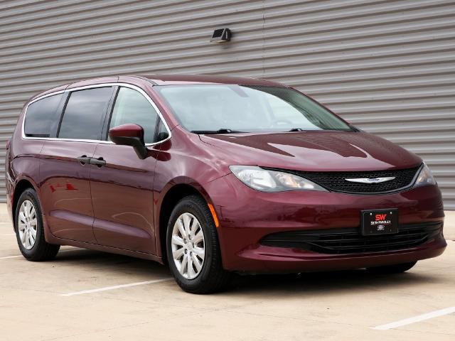 2020 Chrysler Voyager L for sale in Perry, OK