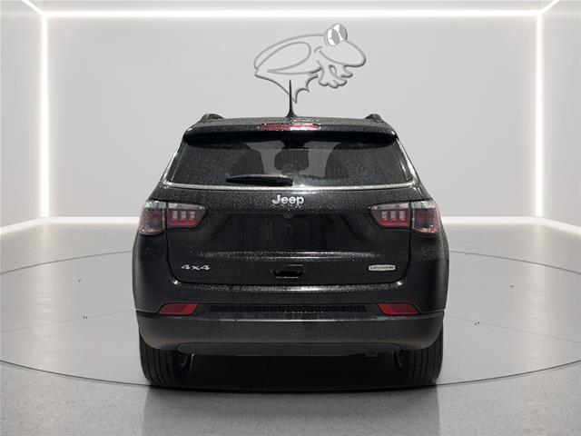 2022 Jeep Compass Latitude Lux 4x4