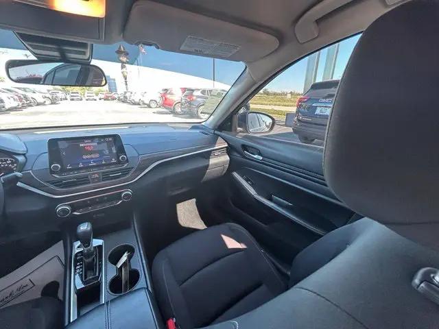 2025 Nissan Altima SV FWD