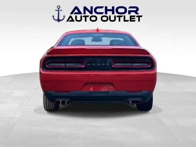 2016 Dodge Challenger SXT Plus