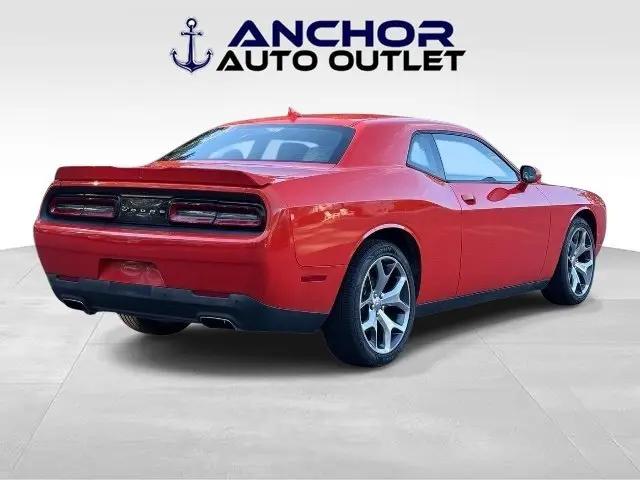 2016 Dodge Challenger SXT Plus