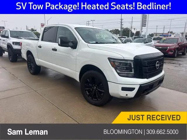2023 Nissan Titan Crew Cab SV 4x4 for sale in Bloomington, IL