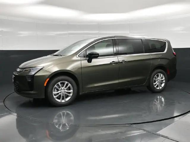 2027 Chrysler Pacifica Select AWD
