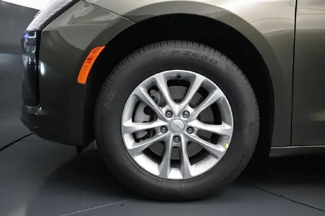 2027 Chrysler Pacifica Select AWD