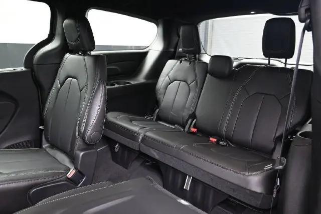 2027 Chrysler Pacifica Select AWD
