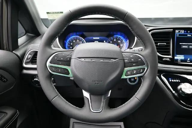 2027 Chrysler Pacifica Select AWD
