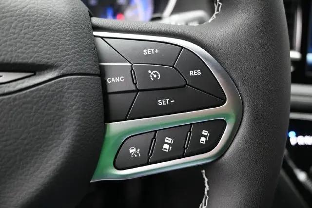 2027 Chrysler Pacifica Select AWD