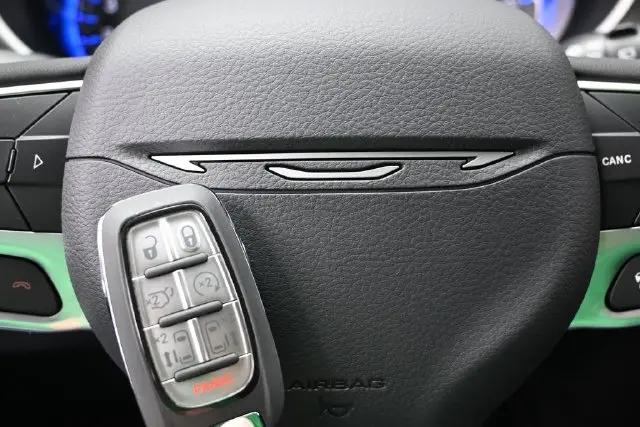 2027 Chrysler Pacifica Select AWD