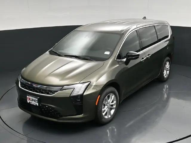 2027 Chrysler Pacifica Select AWD