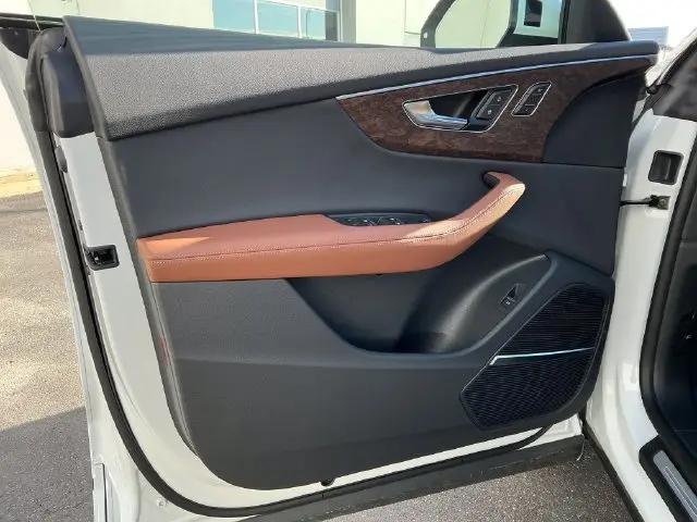 2027 Audi Q8 Premium Plus 55 TFSI quattro Tiptronic
