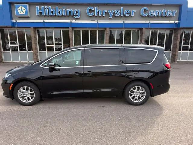 2025 Chrysler Pacifica Select for sale in Hibbing, MN