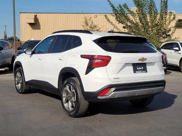 2025 Chevrolet Trax FWD LT