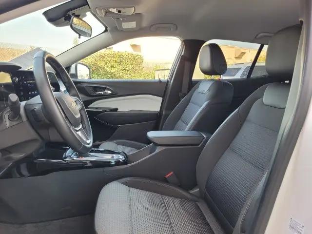 2025 Chevrolet Trax FWD LT