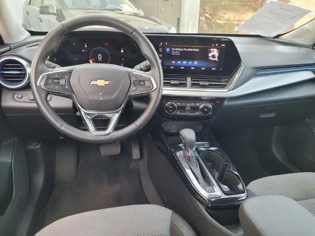 2025 Chevrolet Trax FWD LT