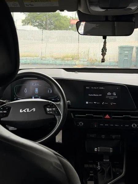 2023 Kia Niro LX