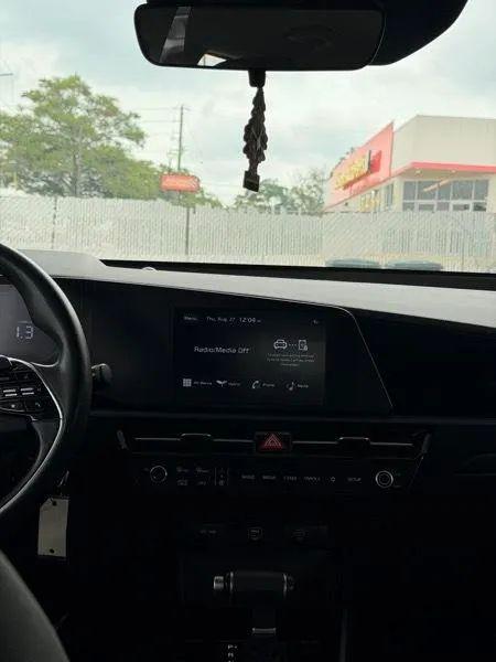 2023 Kia Niro LX