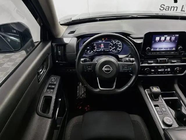 2025 Nissan Pathfinder SV 4WD