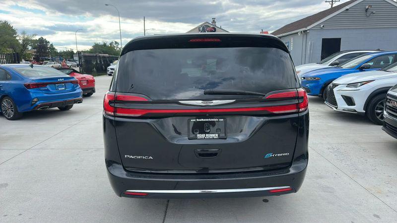 2023 Chrysler Pacifica Hybrid Touring L