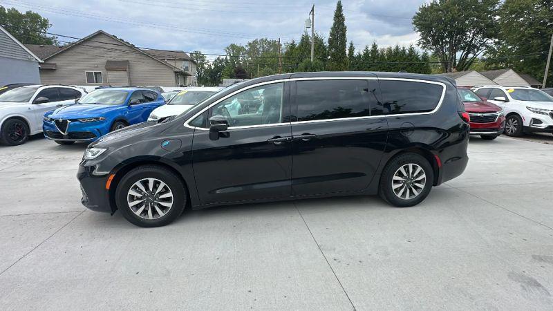 2023 Chrysler Pacifica Hybrid Touring L