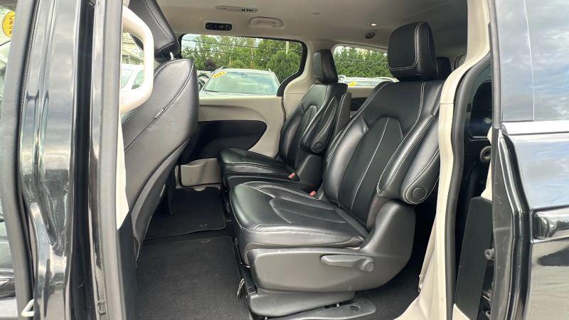 2023 Chrysler Pacifica Hybrid Touring L