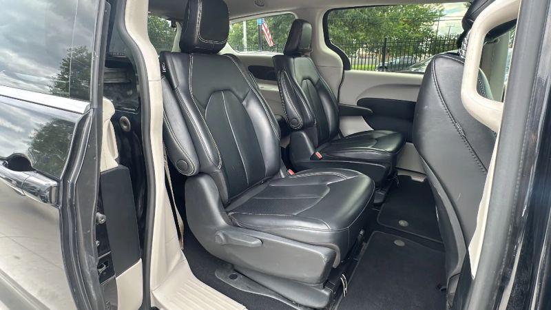 2023 Chrysler Pacifica Hybrid Touring L
