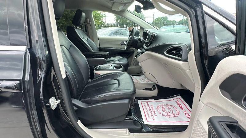 2023 Chrysler Pacifica Hybrid Touring L