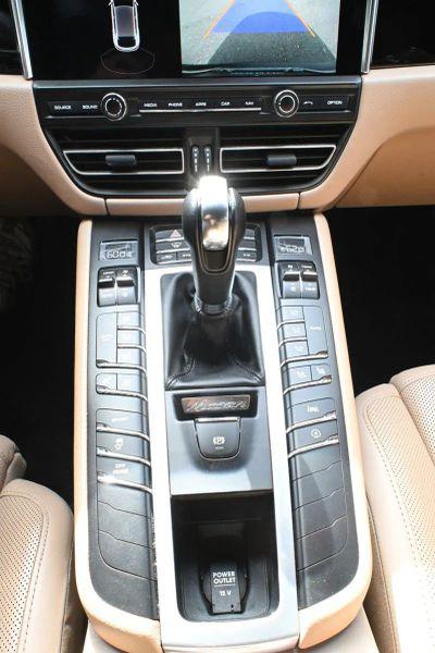 2020 Porsche Macan Base