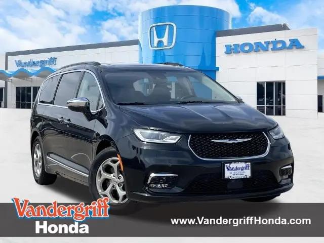 2022 Chrysler Pacifica Limited for sale in Arlington, TX