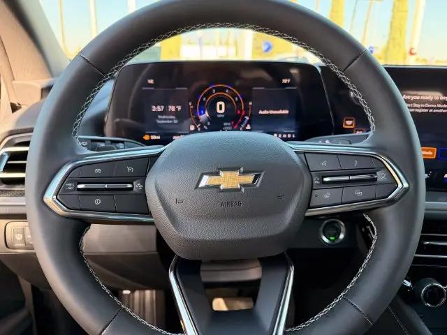 2027 Chevrolet Traverse AWD LT