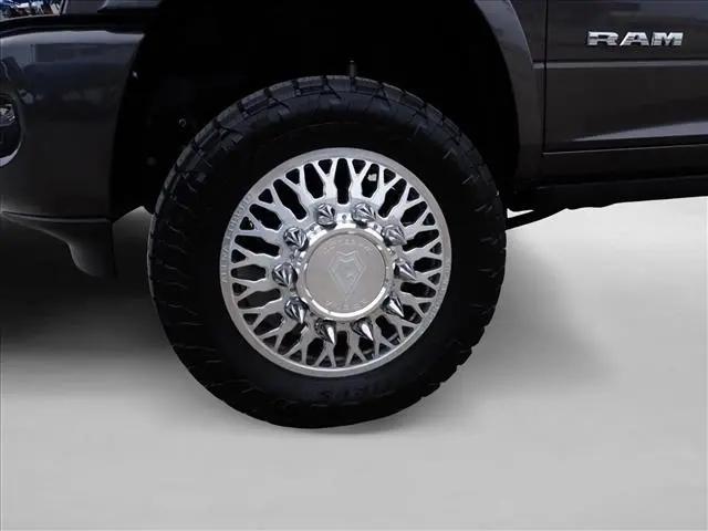 2025 Ram 3500 LimitedLimited Longhorn Mega Cab 4x4 64 Box