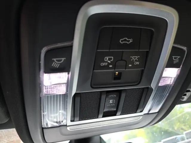 2020 Ram 1500 Laramie Crew Cab 4x4 57 Box