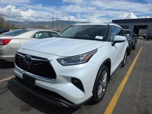 2023 Toyota Highlander Hybrid Platinum for sale in Golden Valley, MN