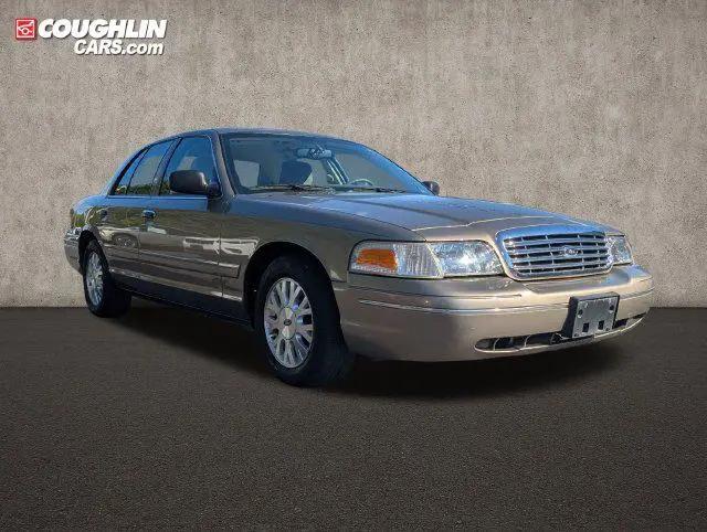 2004 Ford Crown Victoria LX for sale in Heath, OH